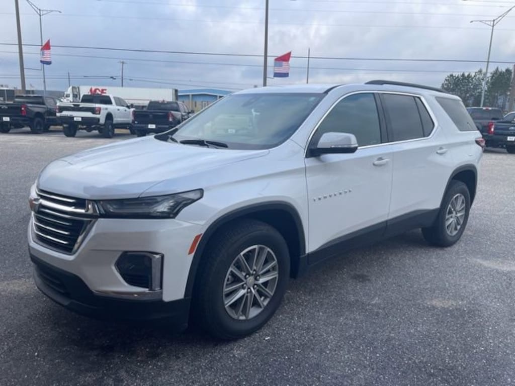 Used 2023 Chevrolet Traverse LT Cloth SUV
