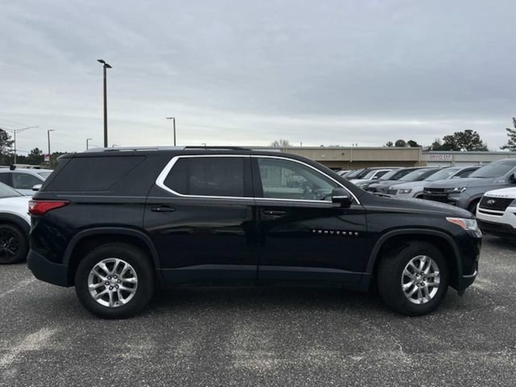 Used 2018 Chevrolet Traverse LT Cloth SUV