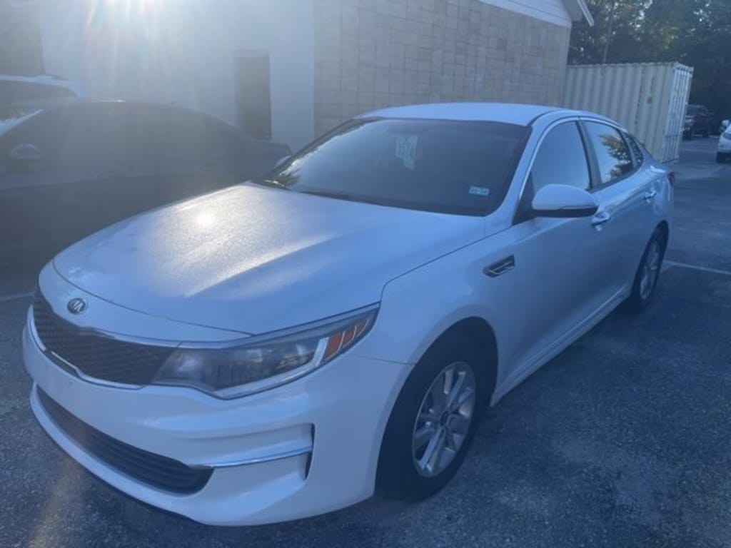 Used 2018 Kia Optima LX Sedan