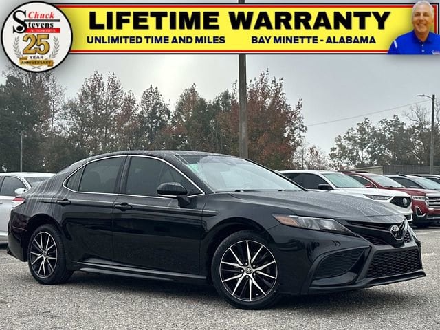 2024 Toyota Camry SE's photo