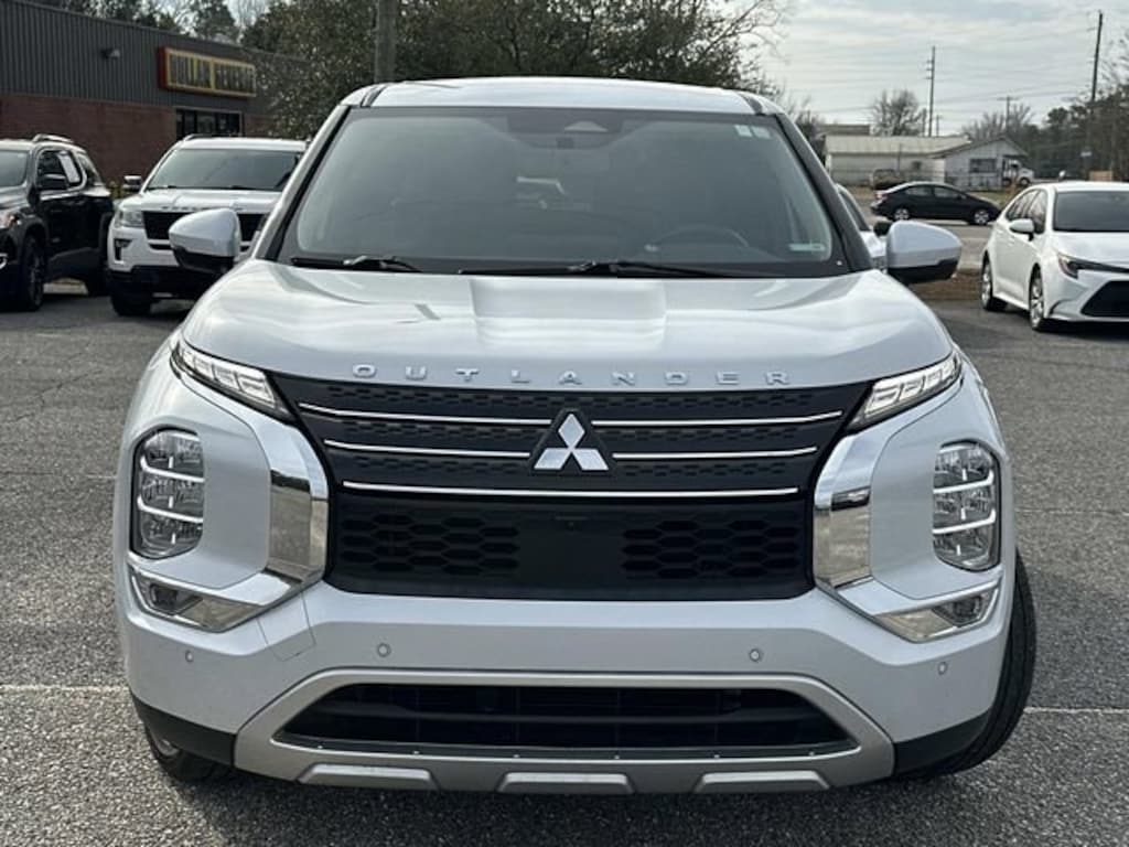Used 2023 Mitsubishi Outlander SE