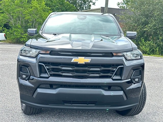 2024 Chevrolet Colorado LT photo 3