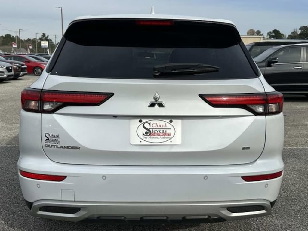 Used 2023 Mitsubishi Outlander SE