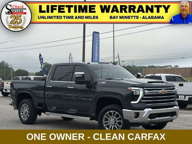 2025 Chevrolet Silverado HD LTZ 4WD Crew Cab Standard Box's photo