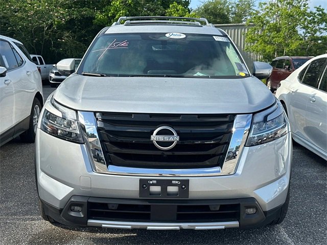 2023 Nissan Pathfinder Platinum photo 4