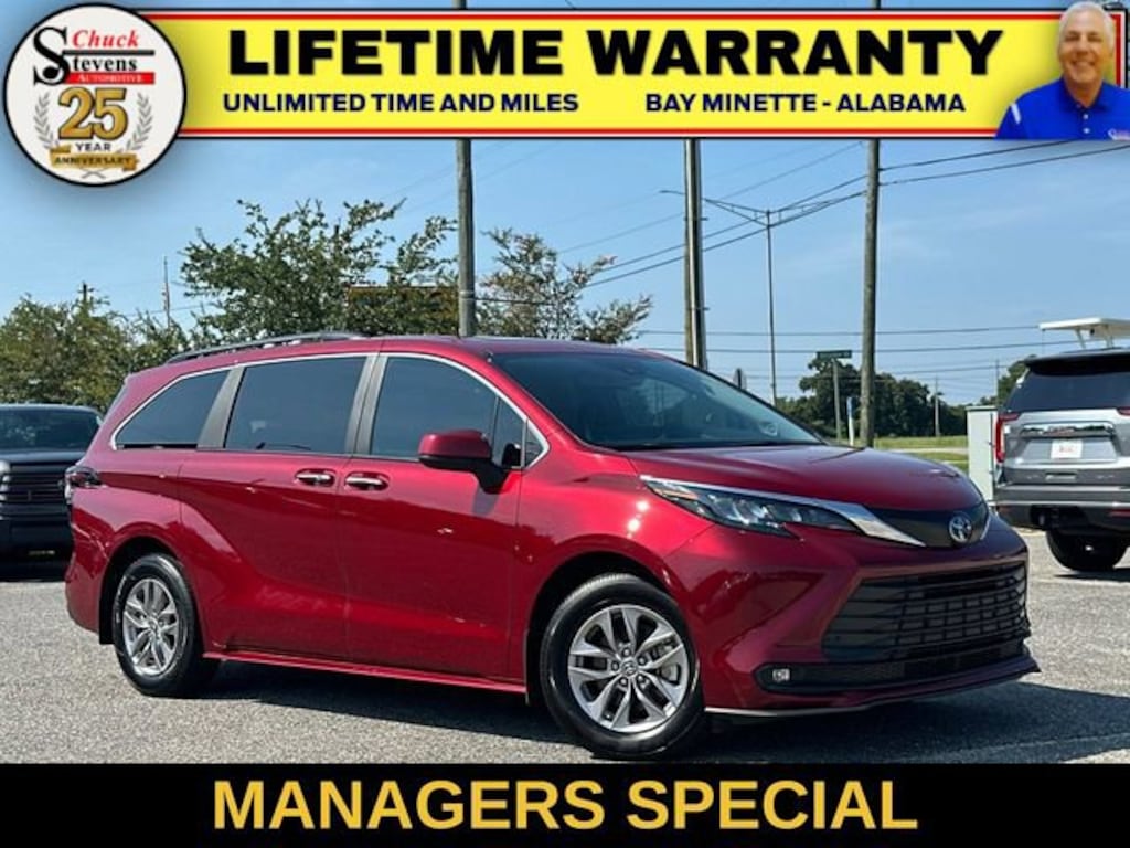 Used 2025 Toyota Sienna XLE Minivan