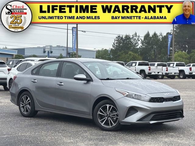 2024 Kia Forte LXS AT's photo