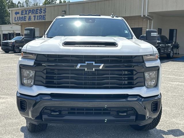 2025 Chevrolet Silverado 2500HD Custom photo 2