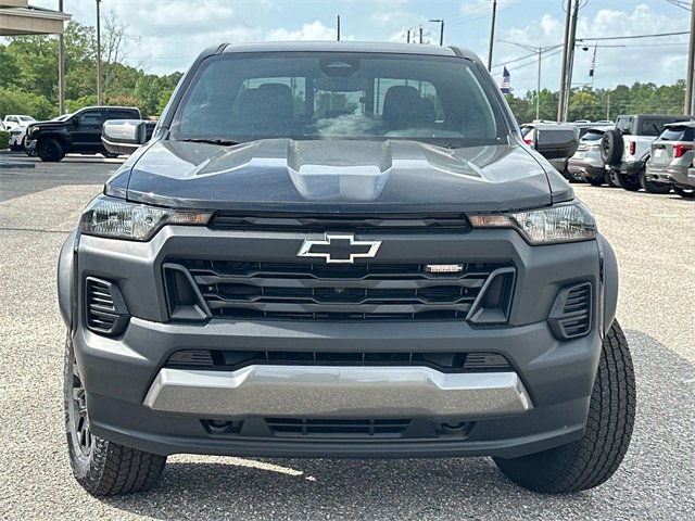 2025 Chevrolet Colorado Trail Boss photo 2