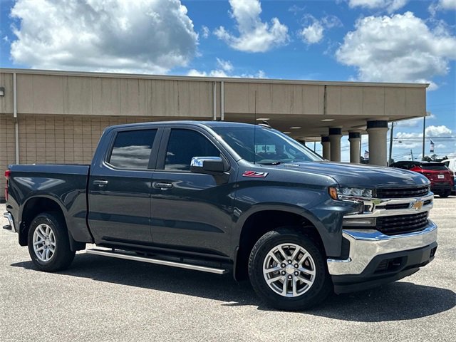 2021 Chevrolet Silverado 1500 LT photo 2