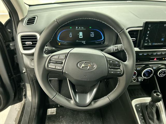 2025 Hyundai Venue Limited photo 4