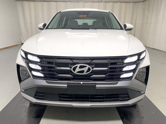 2025 Hyundai Tucson SE photo 3