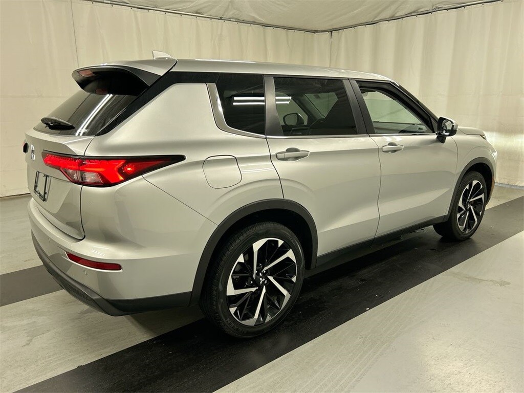 Used 2022 Mitsubishi Outlander ES CUV