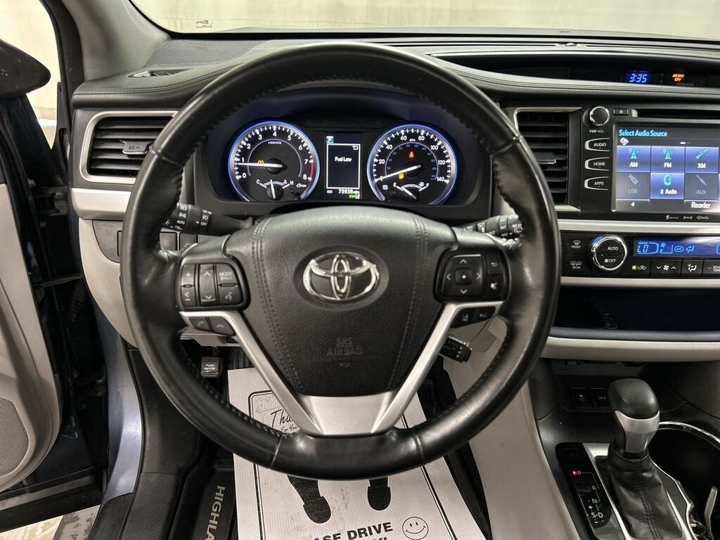 Used 2018 Toyota Highlander XLE V6 SUV
