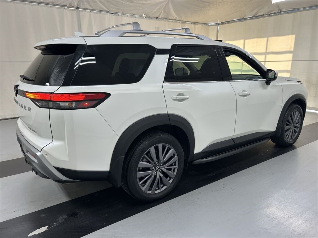 Used 2024 Nissan Pathfinder SL SUV