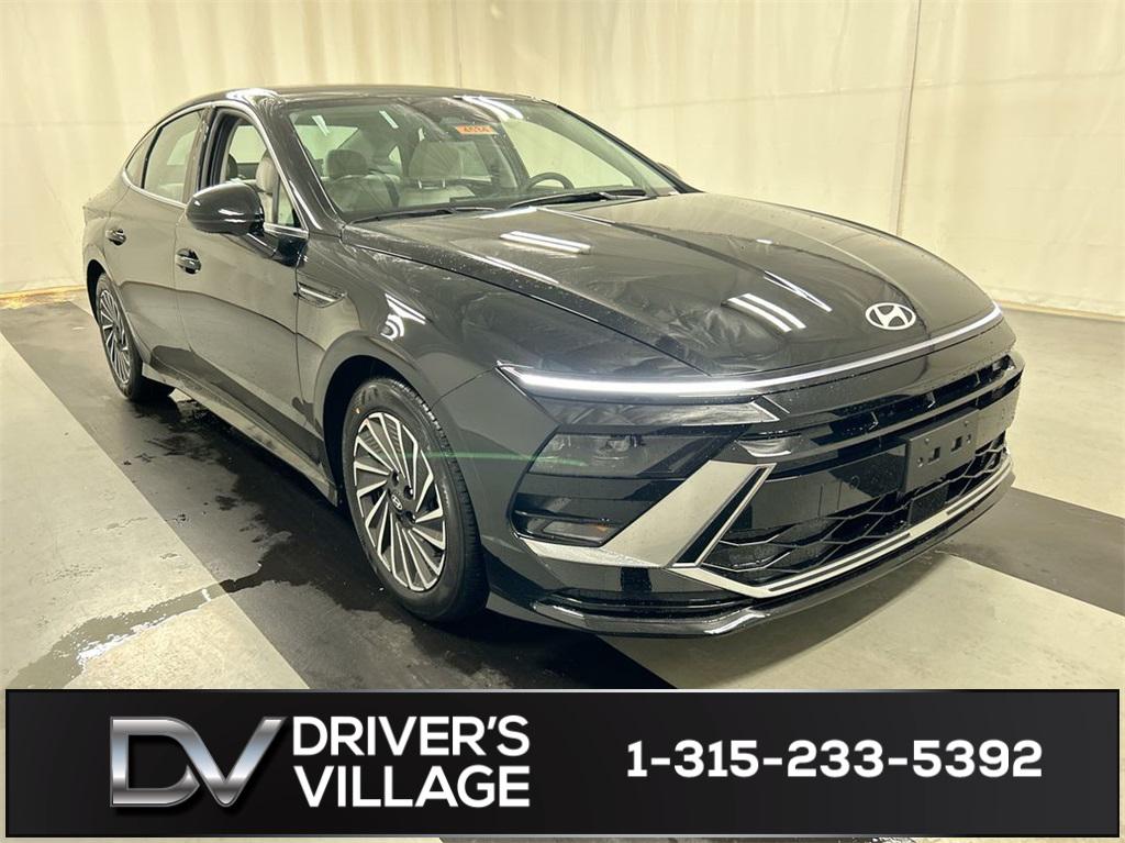 2025 Hyundai Sonata Hybrid Sedan 