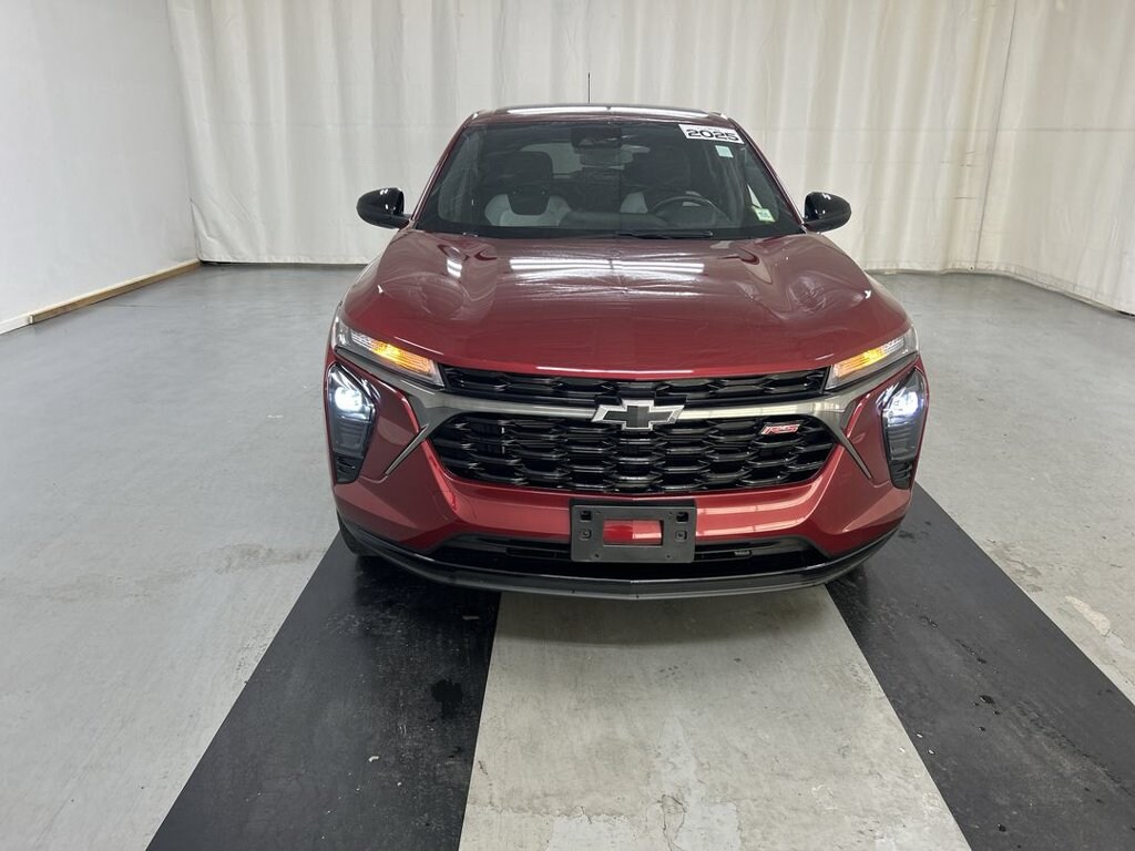Used 2025 Chevrolet Trax 1RS SUV