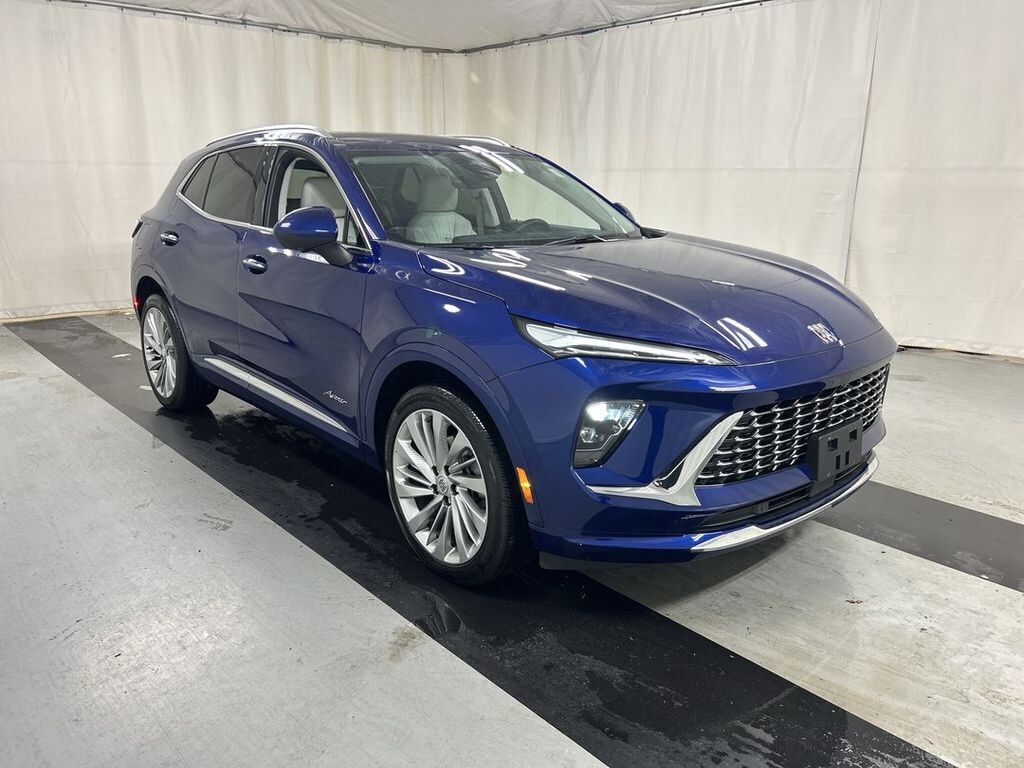 Used 2025 Buick Envision Avenir SUV