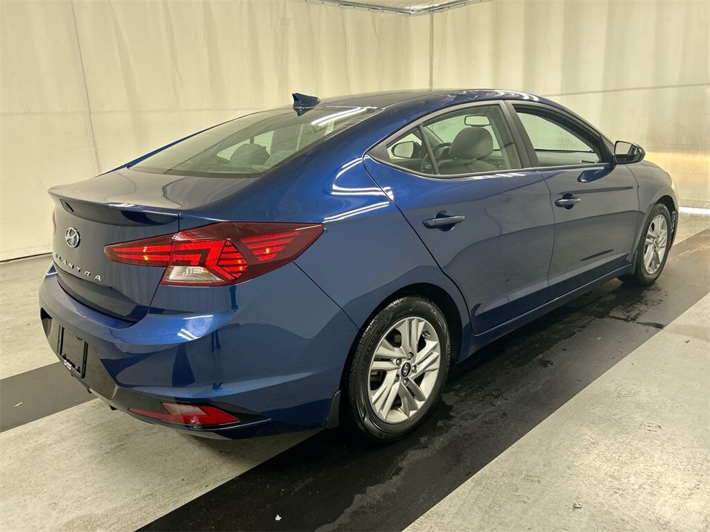 2020 Hyundai Elantra Value Edition photo 2