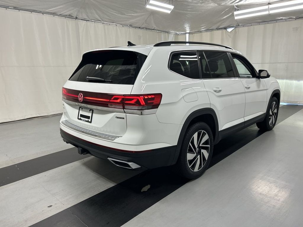 Used 2024 Volkswagen Atlas 2.0T SE w/Technology SUV