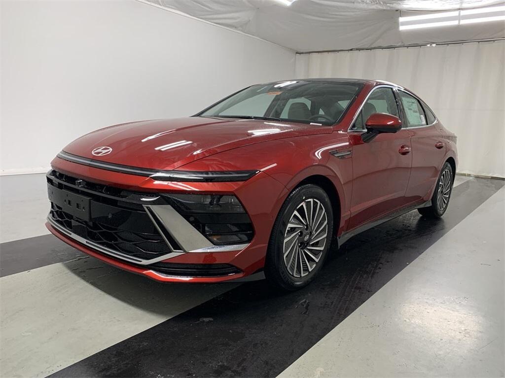 New 2025 Hyundai Sonata Hybrid Limited Sedan