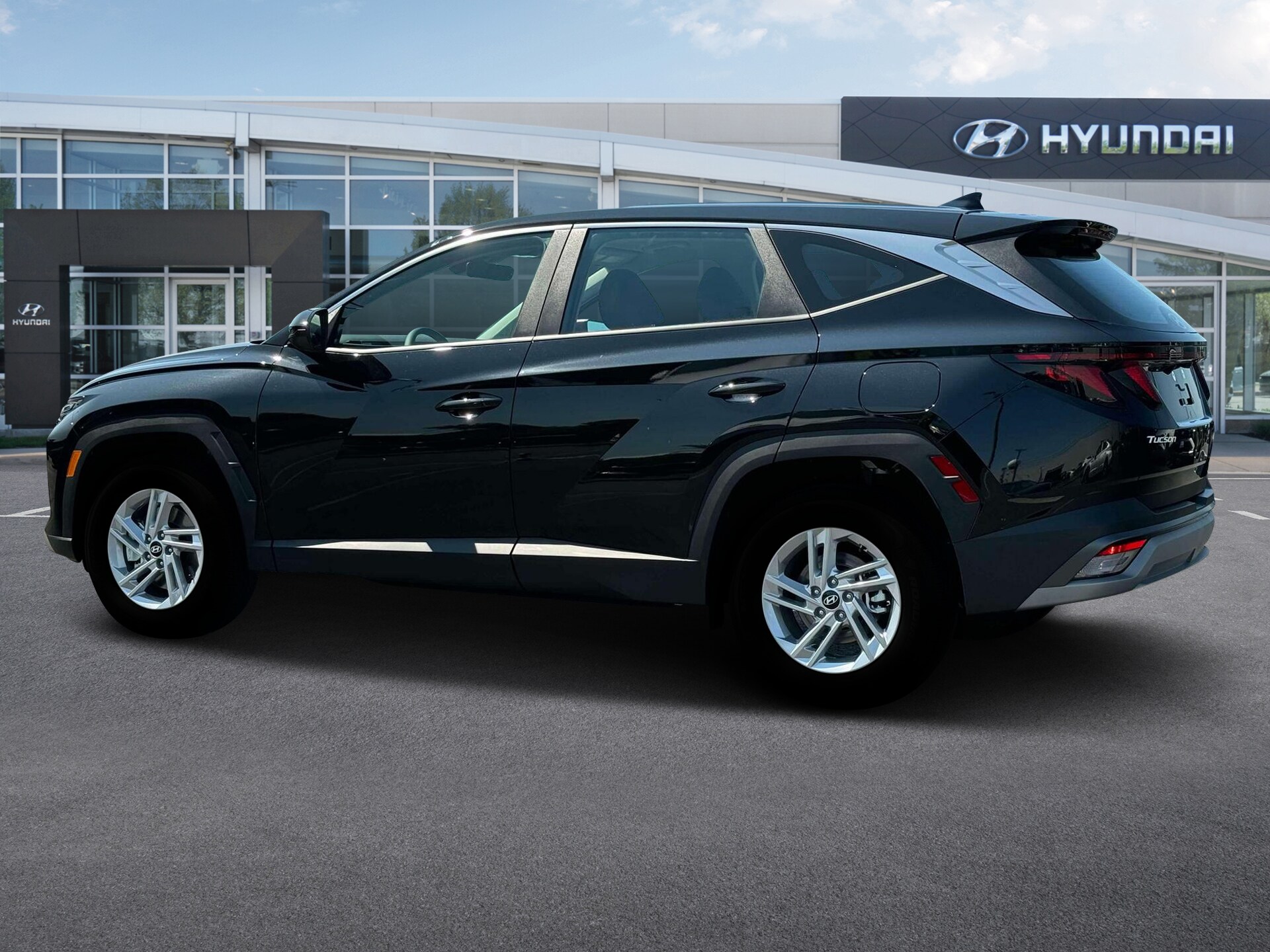 2025 Hyundai Tucson SE photo 4