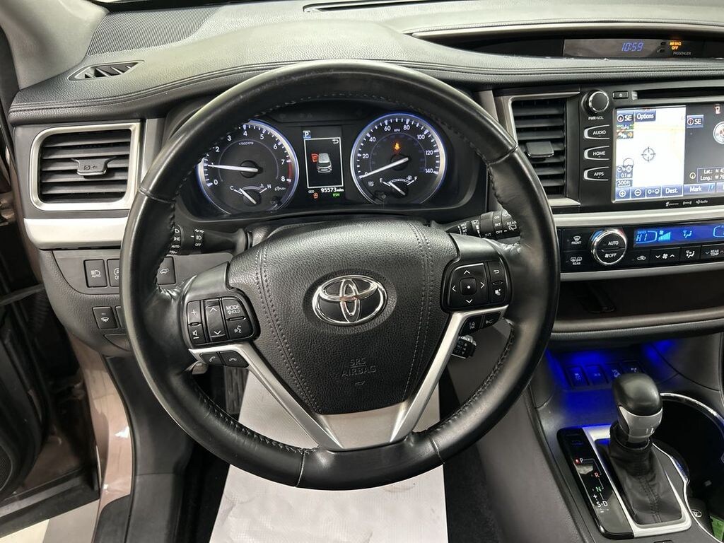 Used 2018 Toyota Highlander XLE V6 SUV