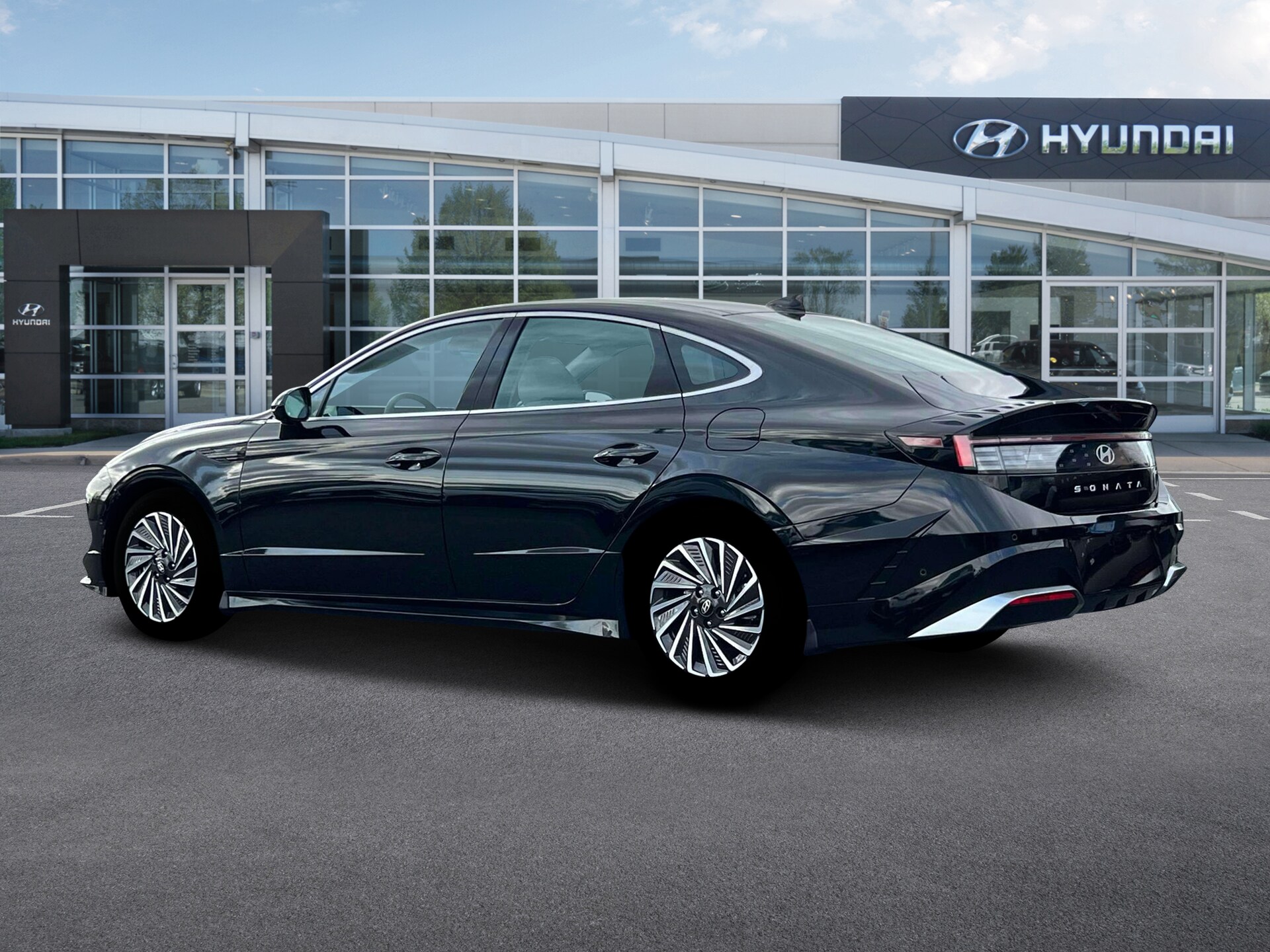 2025 Hyundai Sonata Hybrid Limited photo 4