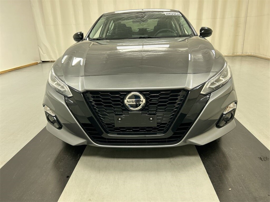 Used 2022 Nissan Altima 2.5 SR Sedan
