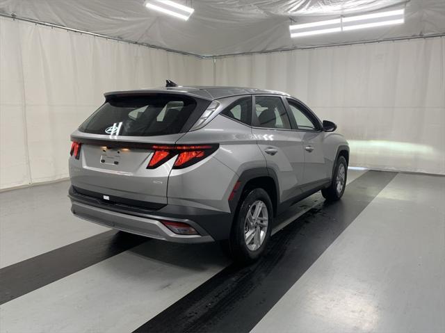 2025 Hyundai Tucson SE photo 2