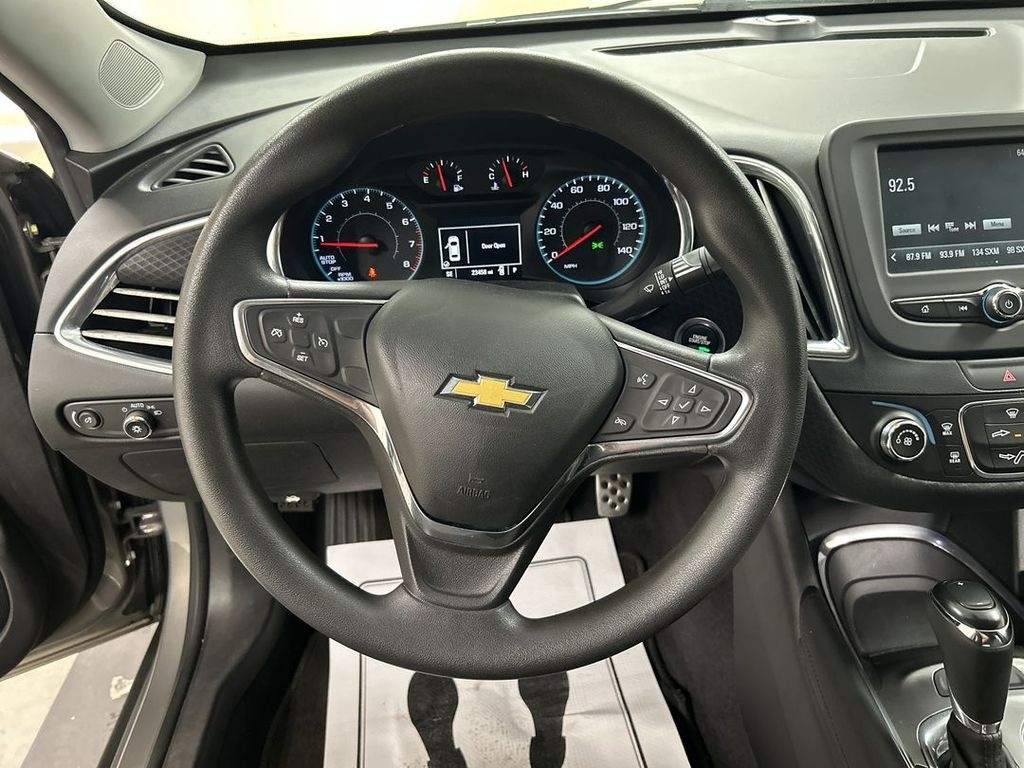 Used 2017 Chevrolet Malibu LT w/1LT Sedan