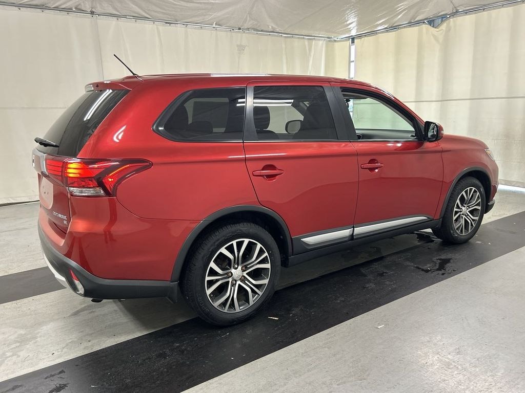 Used 2016 Mitsubishi Outlander SE SUV