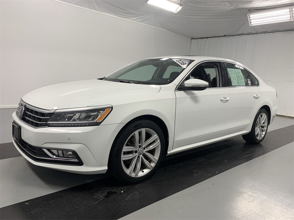 Used 2018 Volkswagen Passat 2.0T SE Sedan