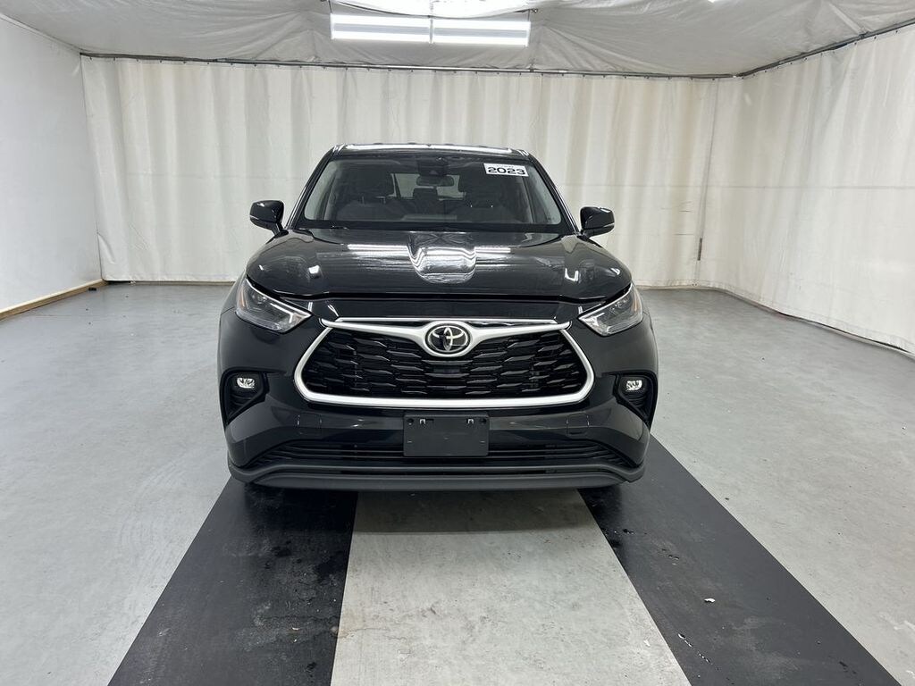 Used 2023 Toyota Highlander LE SUV