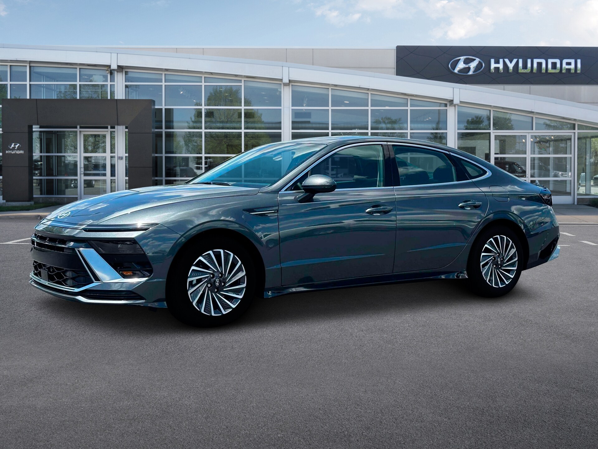 2025 Hyundai Sonata Hybrid SEL photo 2