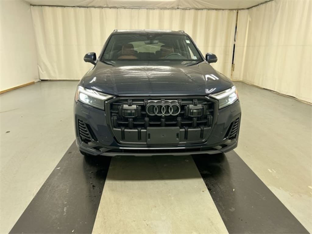 Used 2025 Audi Q7 45 Premium SUV