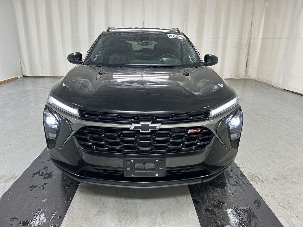 Used 2025 Chevrolet Trax 2RS SUV