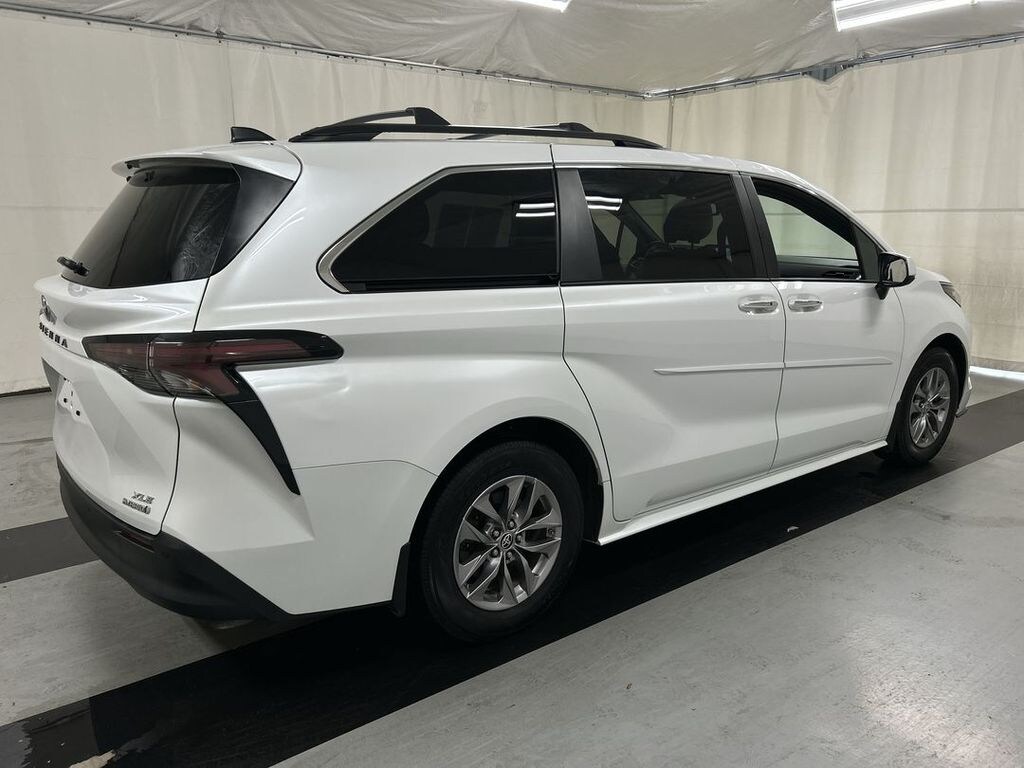 Used 2023 Toyota Sienna XLE 7 Passenger Van Passenger Van