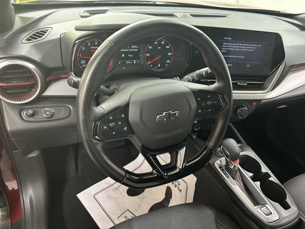 Used 2025 Chevrolet Trax 1RS SUV