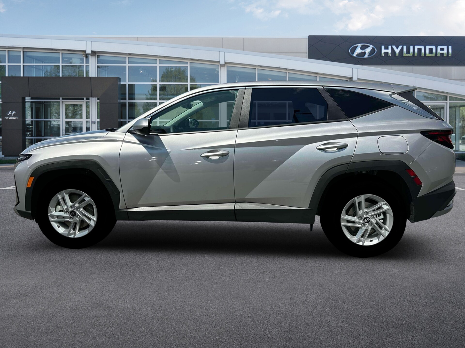 2025 Hyundai Tucson SE photo 3