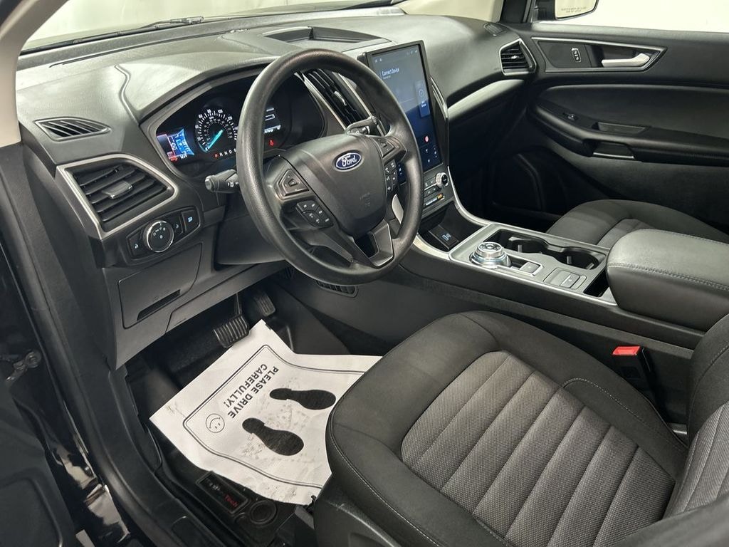 Used 2024 Ford Edge SE SUV