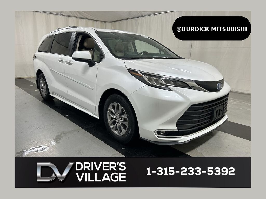 Used 2023 Toyota Sienna XLE 7 Passenger Van Passenger Van