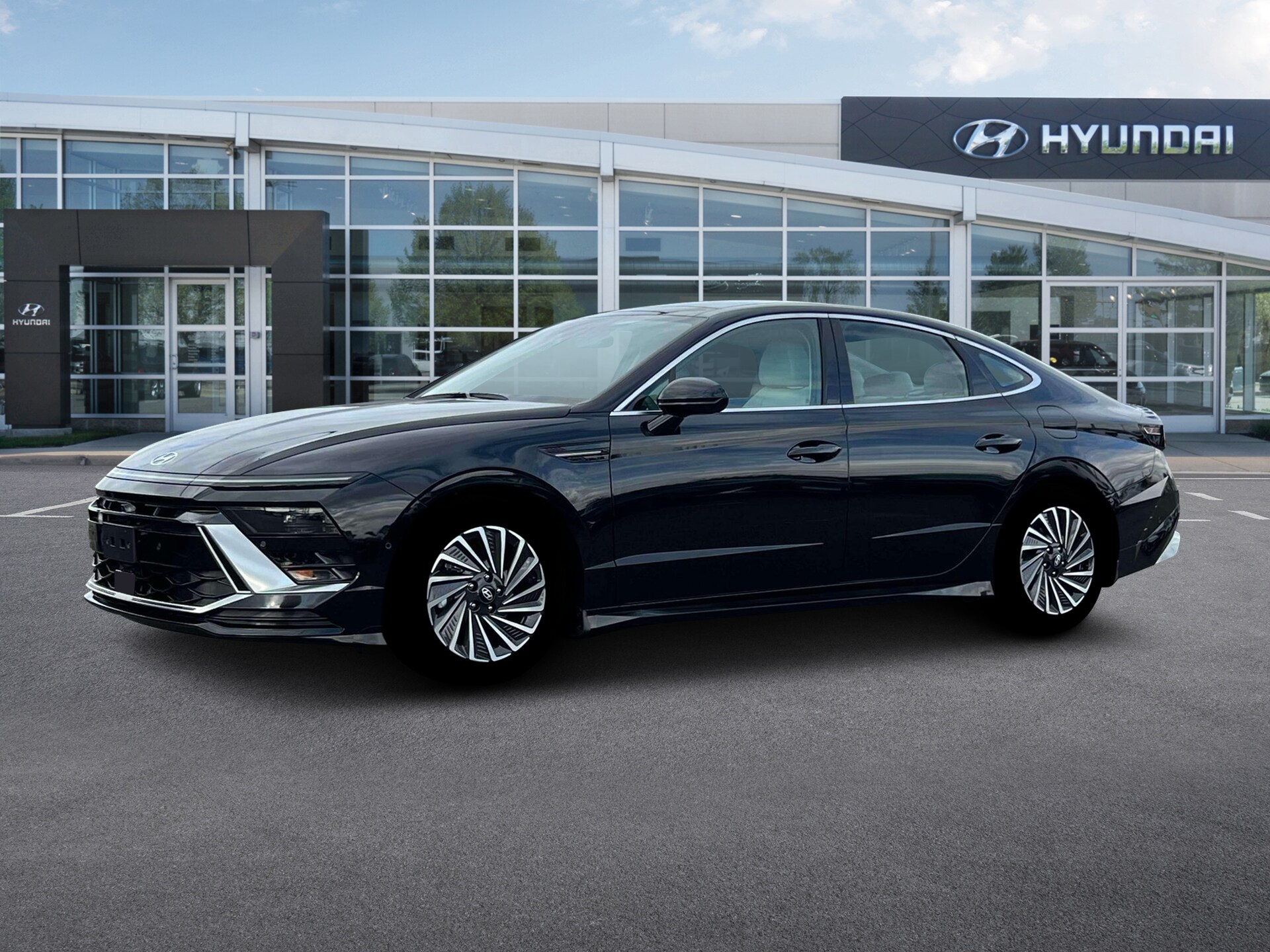 2025 Hyundai Sonata Hybrid Limited photo 2