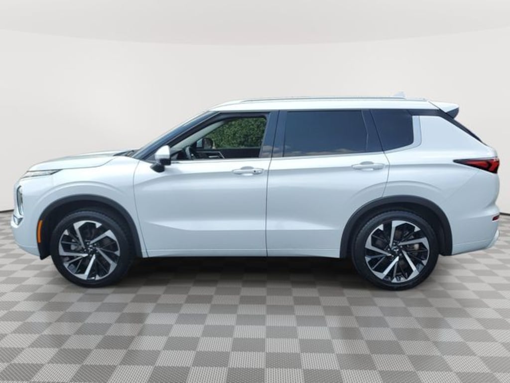 Used 2024 Mitsubishi Outlander SEL SUV