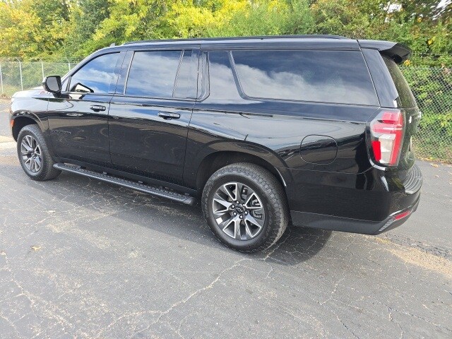 2023 Chevrolet Suburban Z71 photo 4