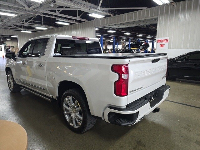 2025 Chevrolet Silverado 1500 High Country photo 4