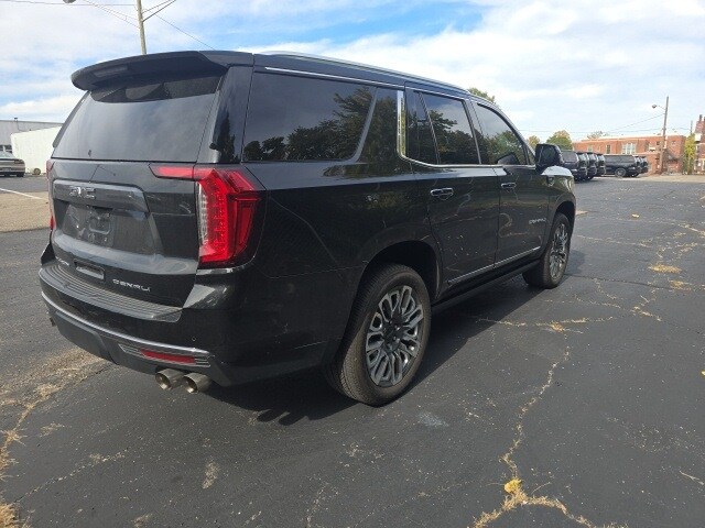2023 Gmc Yukon Denali Ultimate photo 2
