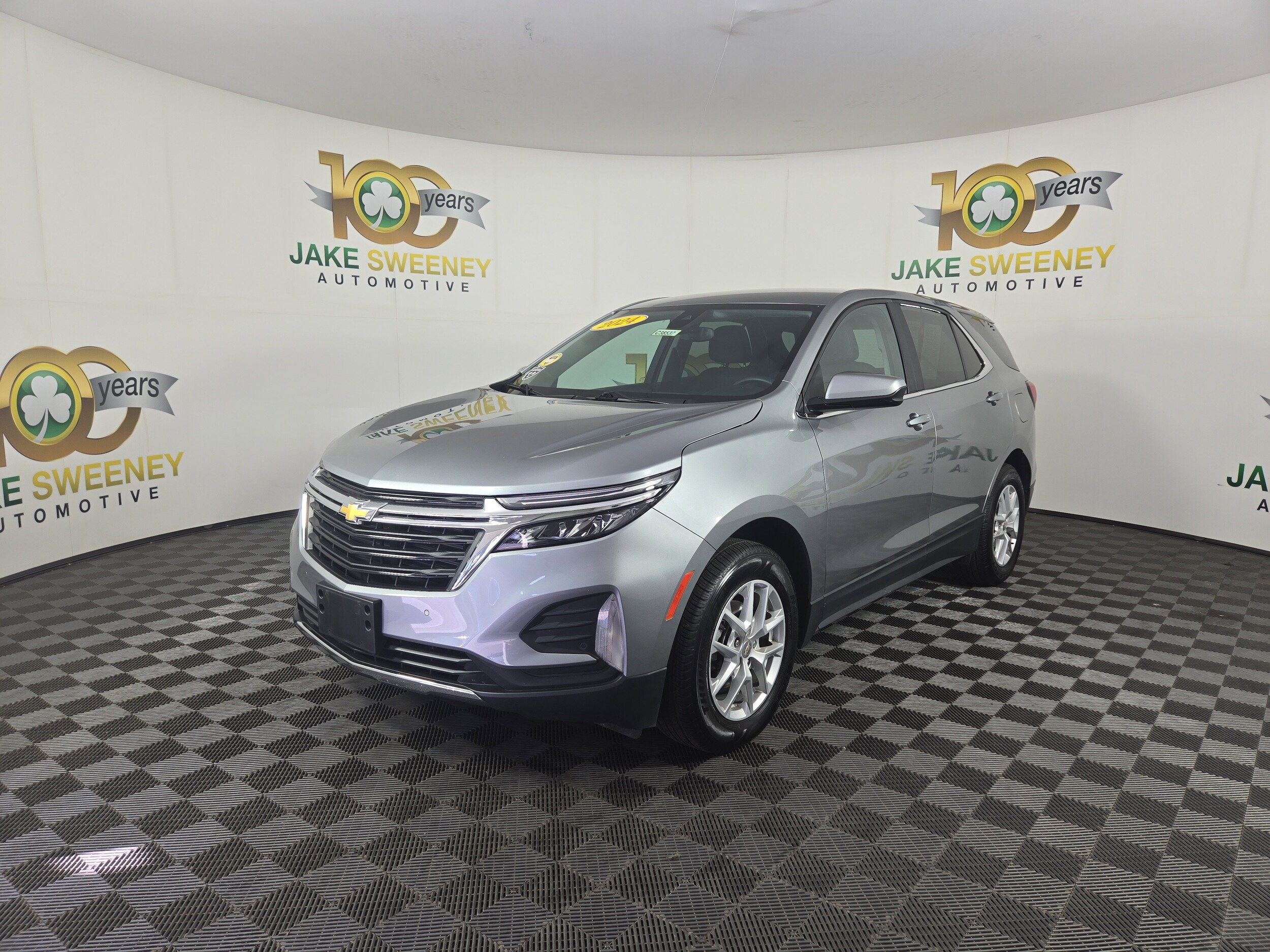 2024 Chevrolet Equinox LT photo 3