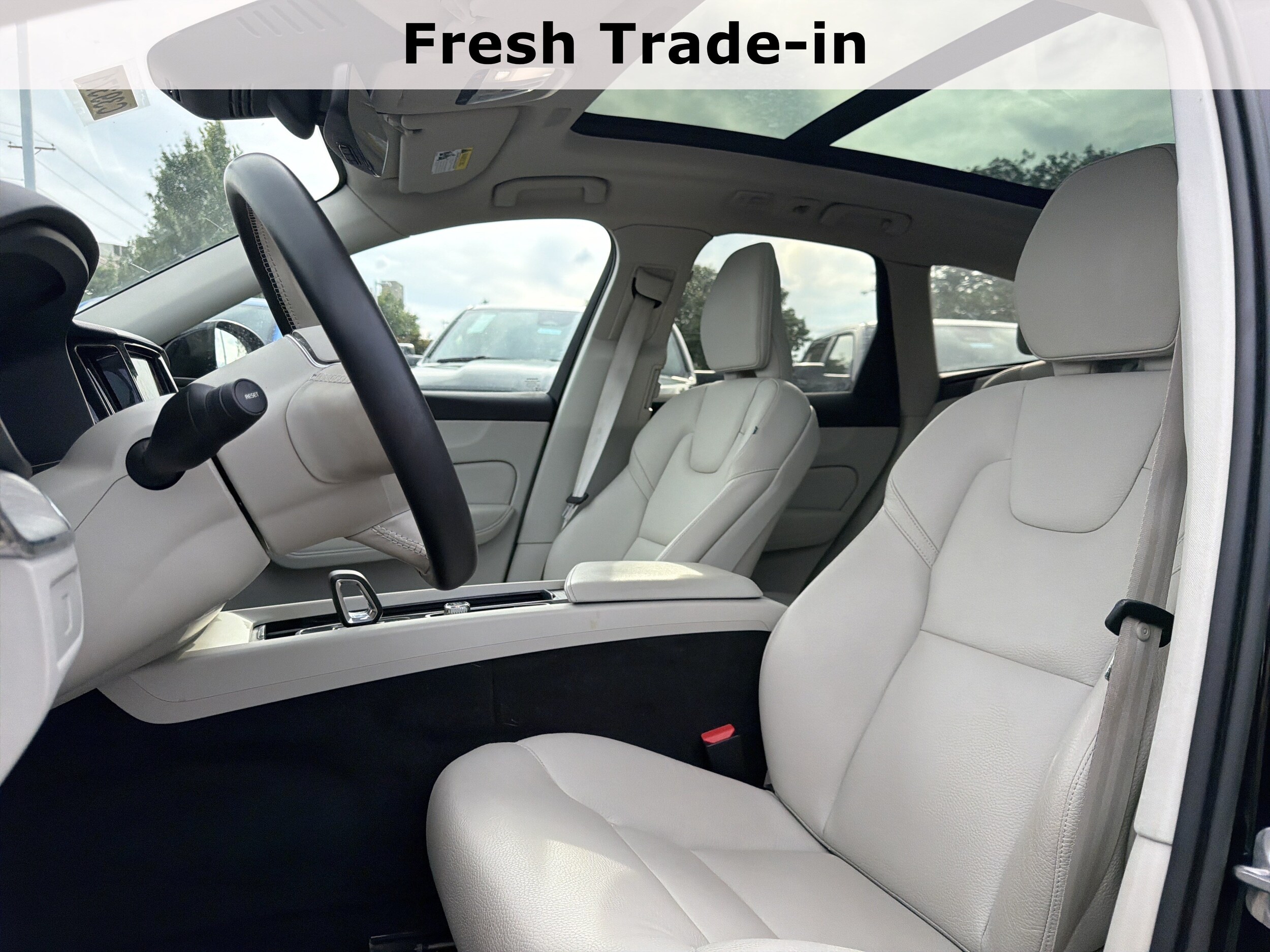 2023 Volvo XC60 Plus - Photo 12