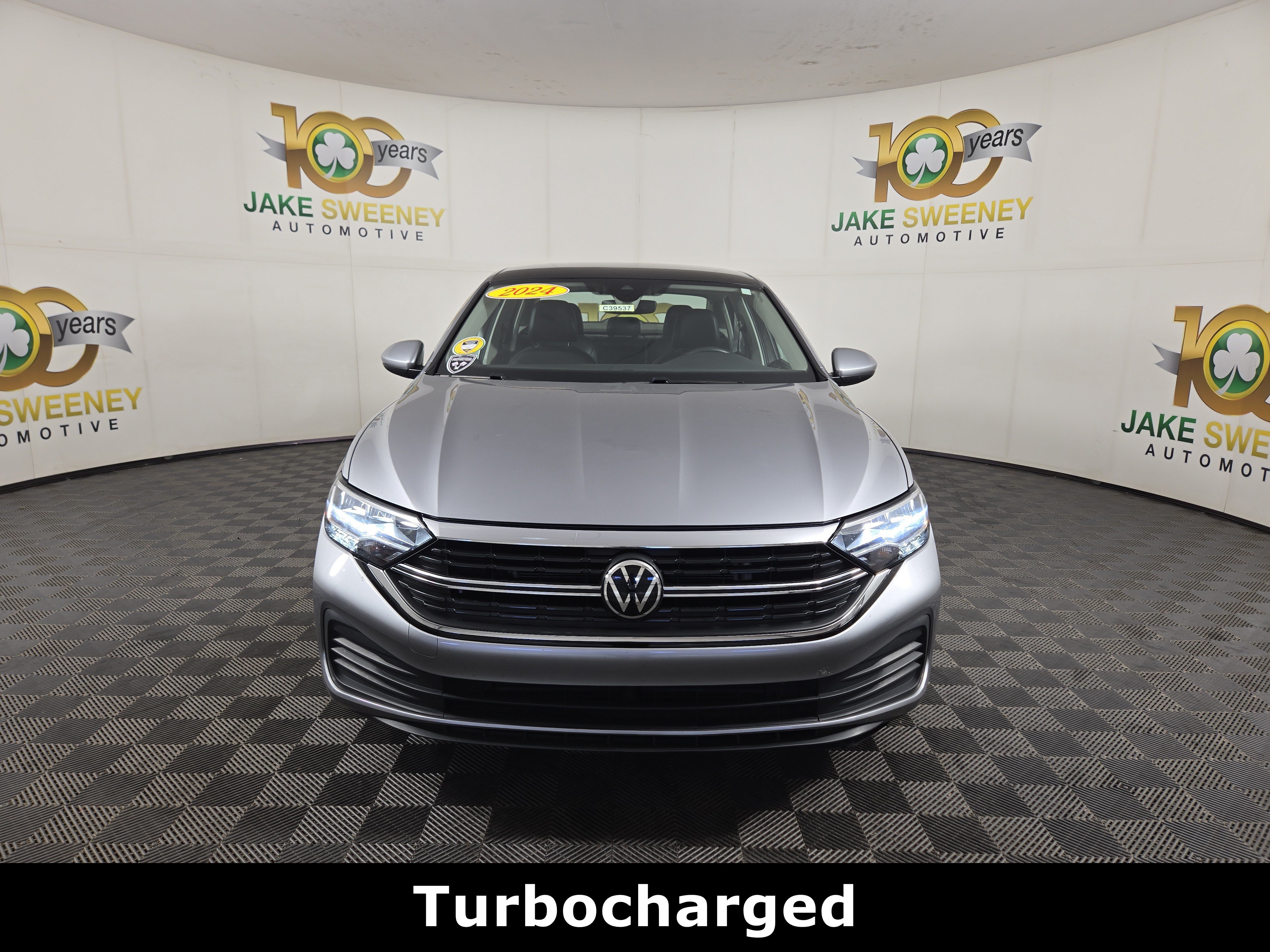 Used 2024 Volkswagen Jetta 1.5T SE Sedan